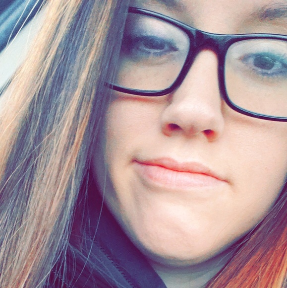 Meet your Posher, Shawna - Picture 3 of 4